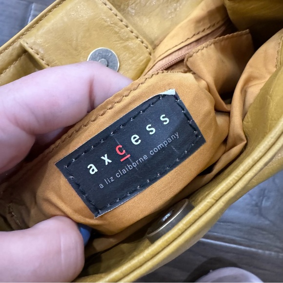 Axcess by Liz Claiborne Purse - Picture 5 of 9